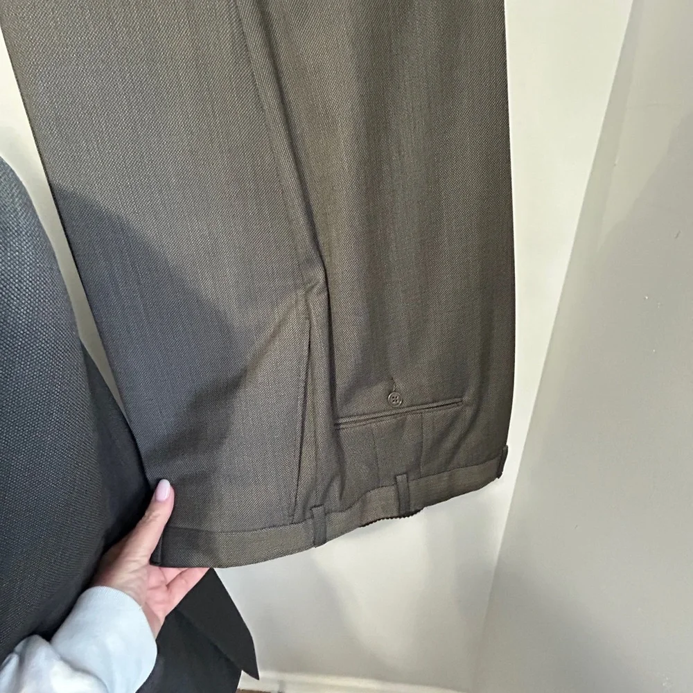 Hickey Freeman Worsted Wool Suit - Picture 4 of 9